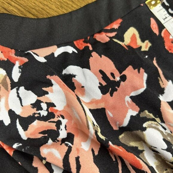 Women's Notations Petite Small Black Floral  Stretch  Blouse - Picture 9 of 9